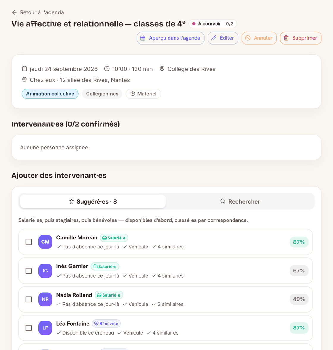 La fiche d’une animation collective dans l’application d’aujourd’hui : sa date, son lieu, son public, et les personnes disponibles proposées pour la composer.